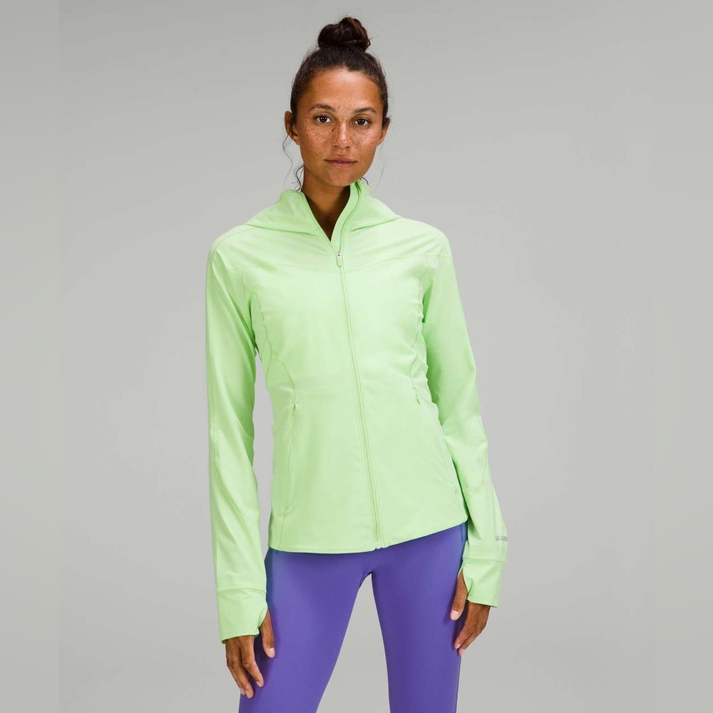 Lululemon Mist Over Windbreaker in Scream Green - Size 6